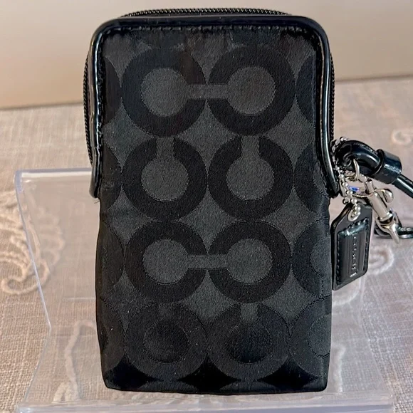 Coach EUC Black Nylon /Patent C Logo Wristlet/Card Holder - Picture 2 of 9